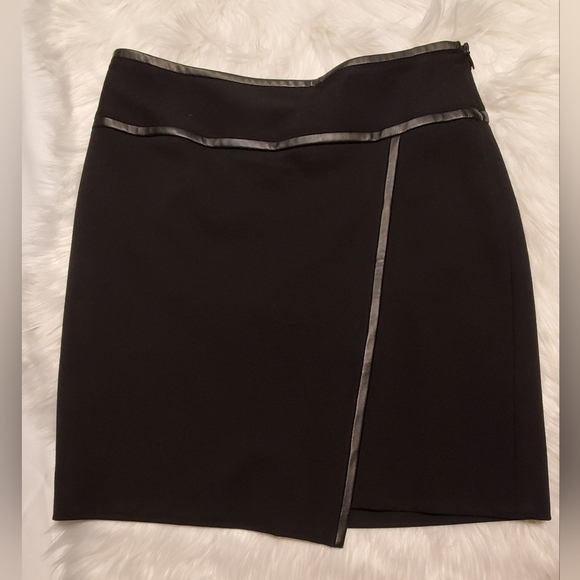 White House Black Market Dresses & Skirts - White House Black Market Mock Wrap Mini Skirt Faux Leather Trim In Black Size 2
